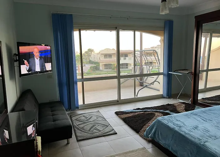 La Vista 5 Beachfront 265m Luxury Villa
